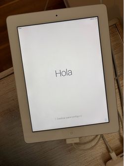 Apple iPad 2 (16GB Wi-Fi) - Works Great with charger
