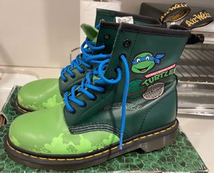 Men’s Dr. Martens TMNT LEO BOOTS (Size 8)