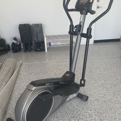 Elliptical trainer
