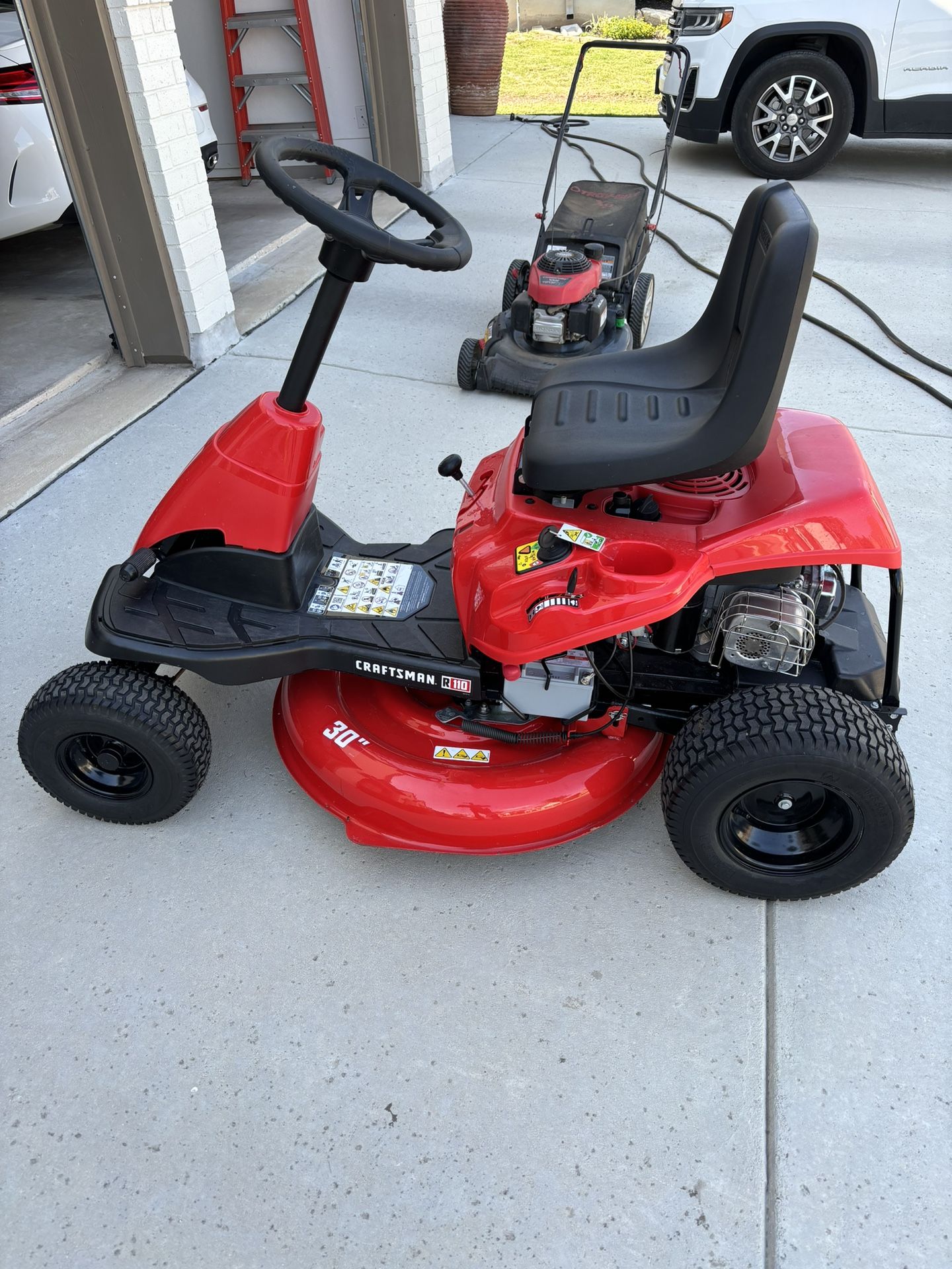 Craftsman R110 Riding Lawn Mower 