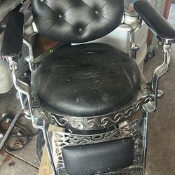 Vintage Mid-Century Barber Chair – Heavy Duty Wrought Iron & Chrome