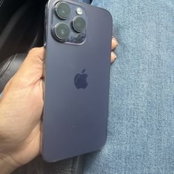 iPhone 14 Pro Max Locked 