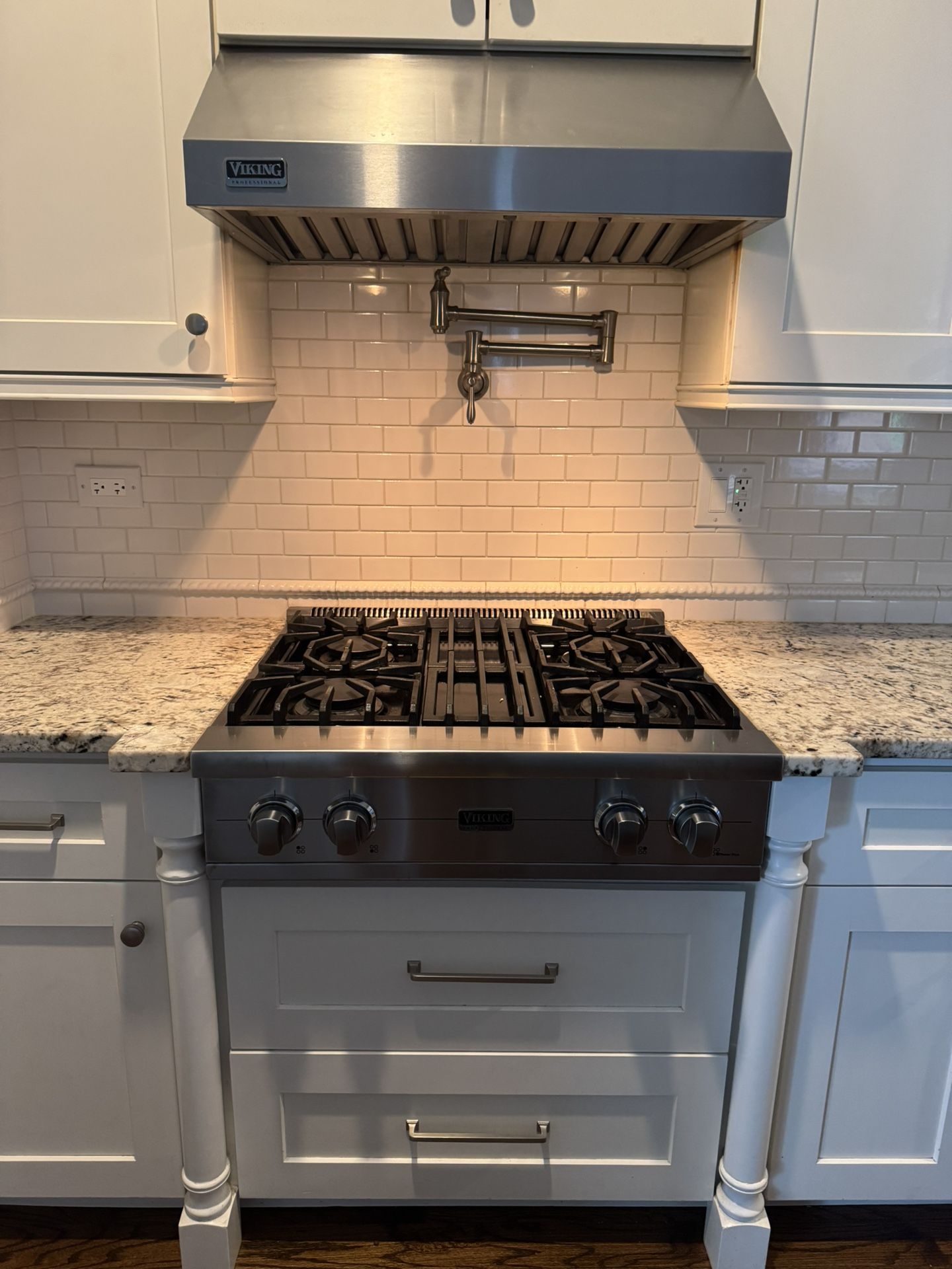 Kitchen appliances - Viking, Bosch 