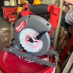 Milwaukee M18 Fuel 6 1/2” Circular Saw Tool Only