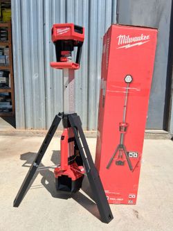 Milwaukee M18 dual power tower light tool only