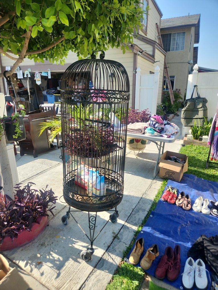 Heavy duty bird cage