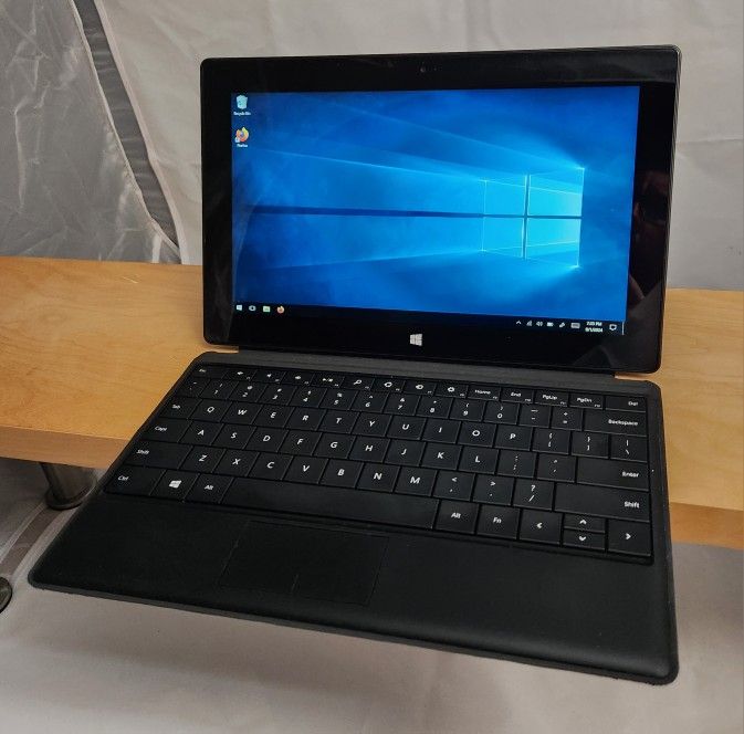 Microsoft Surface Pro Tablet Model 1514 64GB Windows 10 Pro
