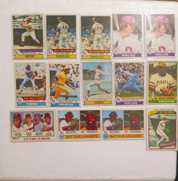 70's baseball cards all in good condition sharp corners