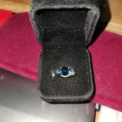 Size 6 Torquise Ring With Tiny Butterflies On The Side