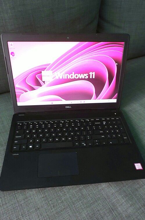DELL LAPTOP  NOTEBOOK 15" UNLOCKED   WINDOWS 11 8GB RAM  256ssd  COMPUTER FREE CHARGER works great 