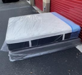 NEW Mattress King Size Plush Pillowtop With Box Spring // Offer 🚚