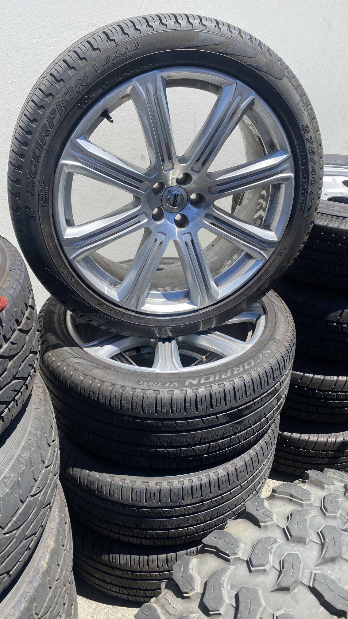 Volvo XC90 21" Wheels And 275/40R21 Tires