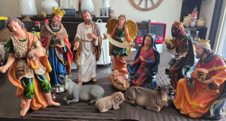 Nativity Set -Holy Family in a 11-piece collection.