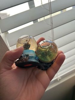 SeaWorld Snow Globe Set of 2