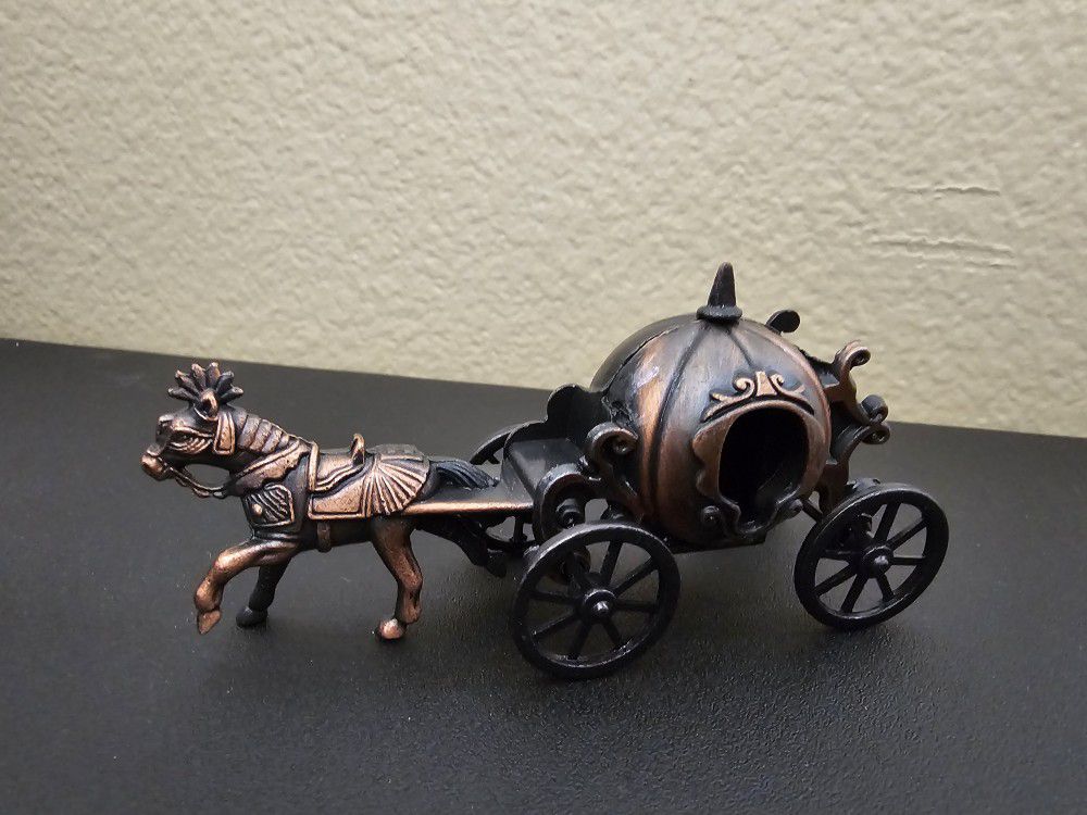 Vintage Metal Die Cast 4" Cinderella Horse & Pumpkin Carriage Pencil Sharpener