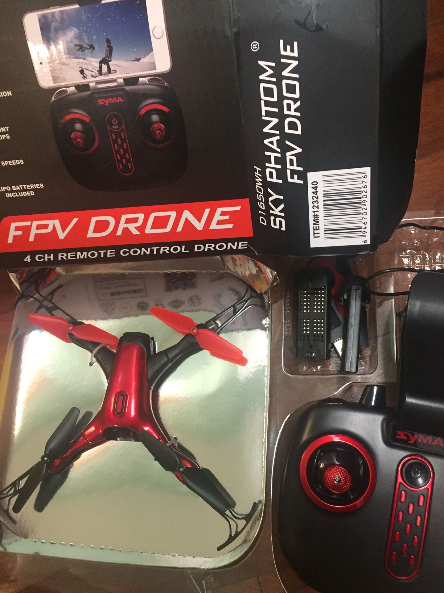Drone. New in box, never used. SYMA d1650wh