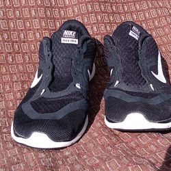 Nike Flex Trainer size 8.5 Sneakers