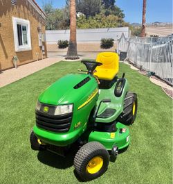 John Deere Riding Lawn Mower Tractor