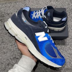 New Balance 2002R