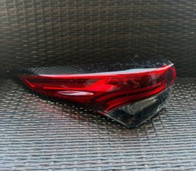 2020 2021 2022 2023 2024 Toyota Highlander Left Driver Side Outer Tail Light OEM