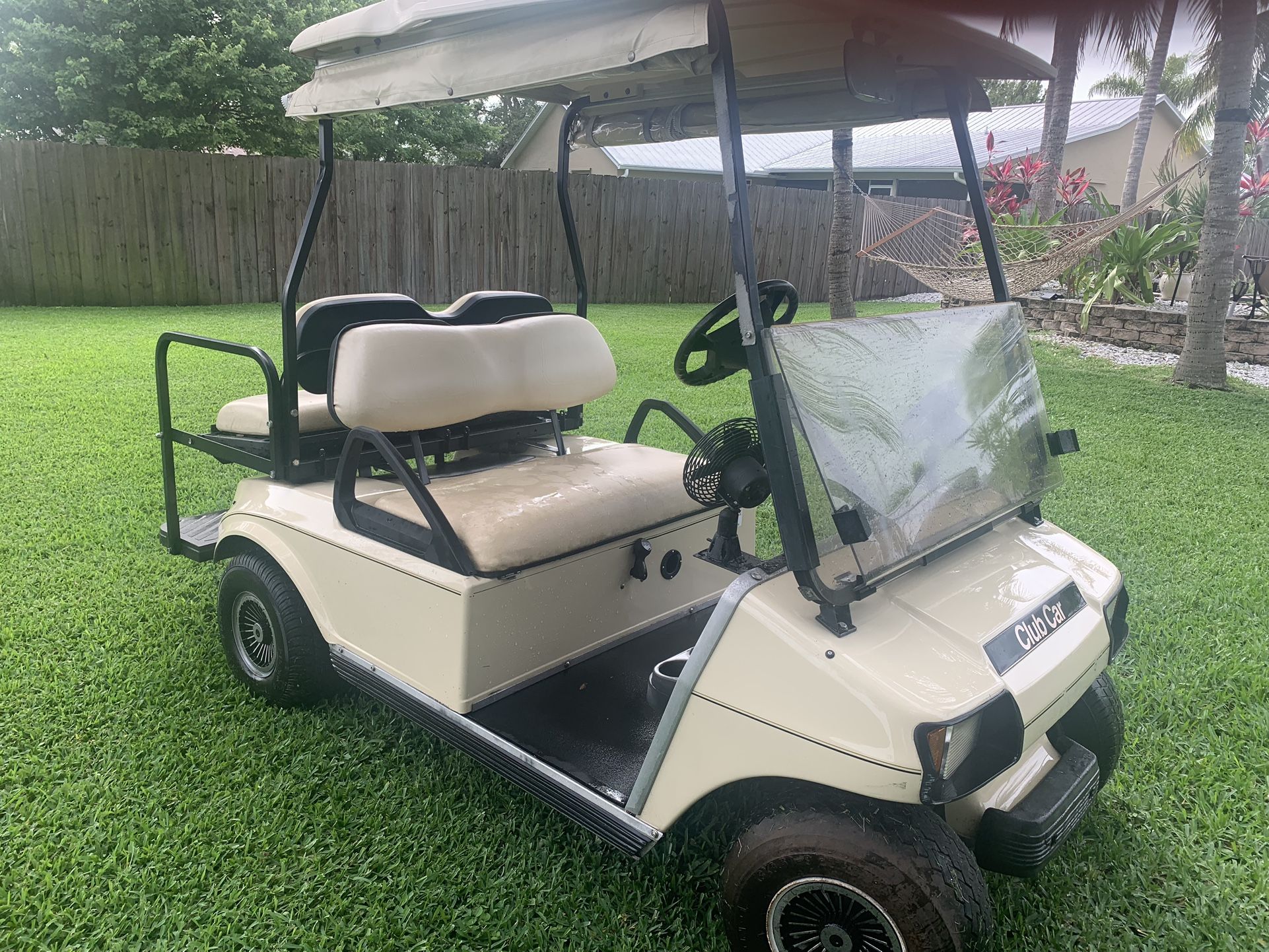 CLUB Car Golf Cart.