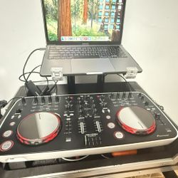 DDJ-Ergo DJ Controller