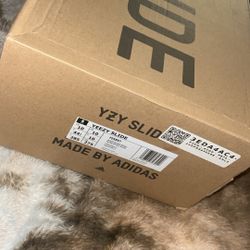 Yeezy Slide ‘Bone’ Colorway