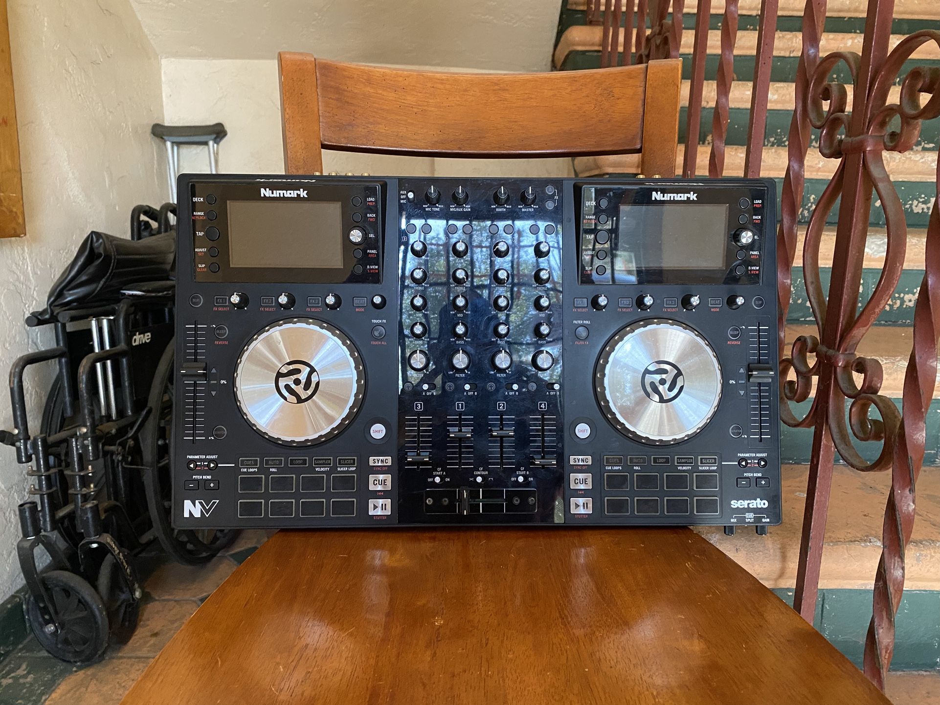 NUMARK CONTROLLER MIXER