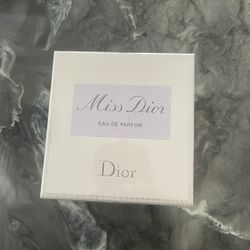 MISS DIOR