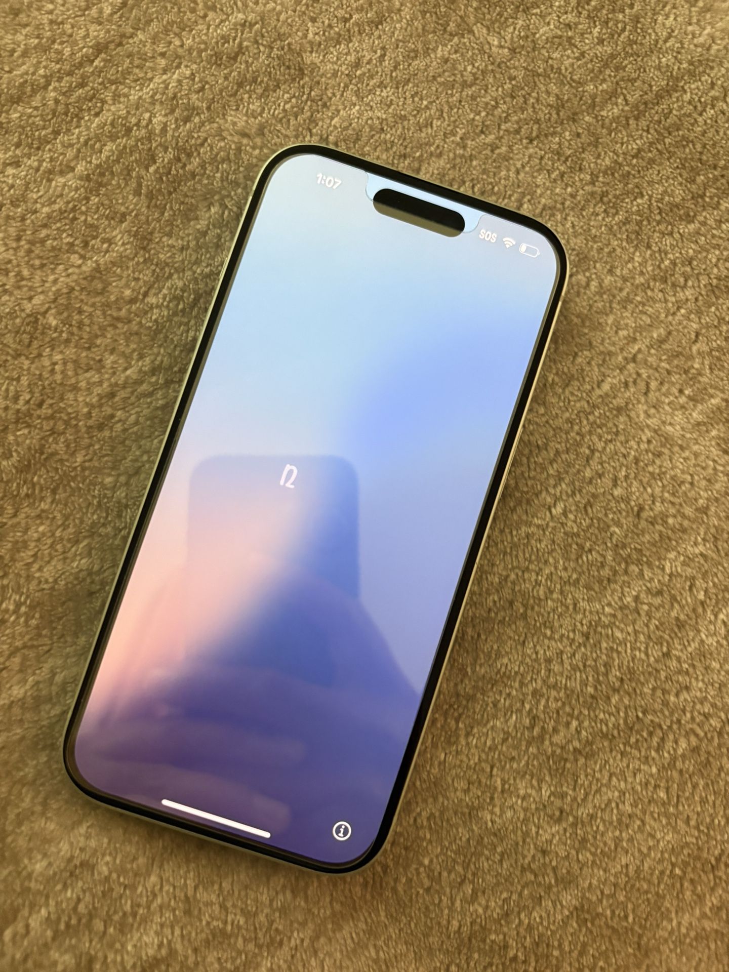 iPhone 15 LOCKED