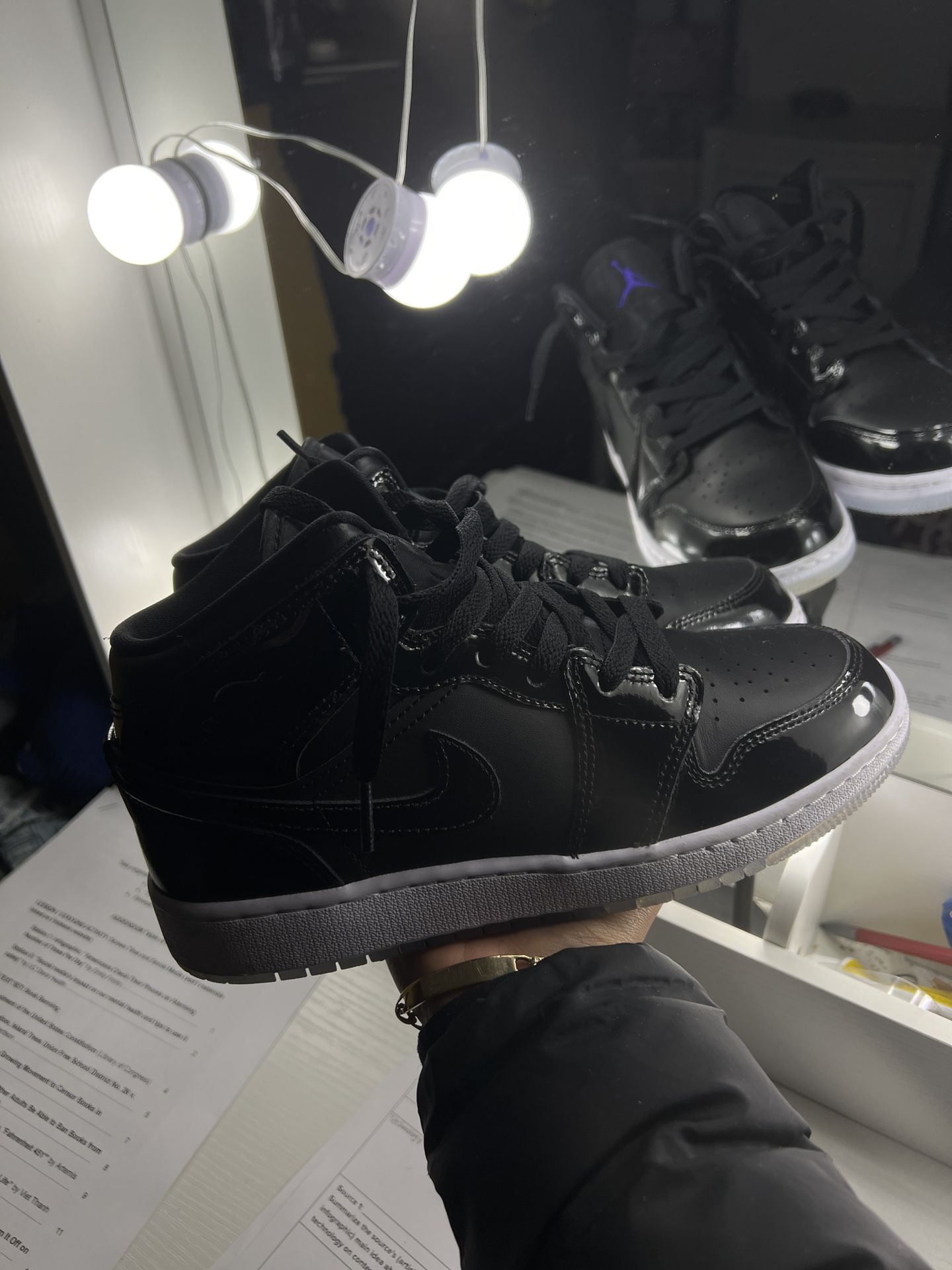 AJ 1 Mid Jordan