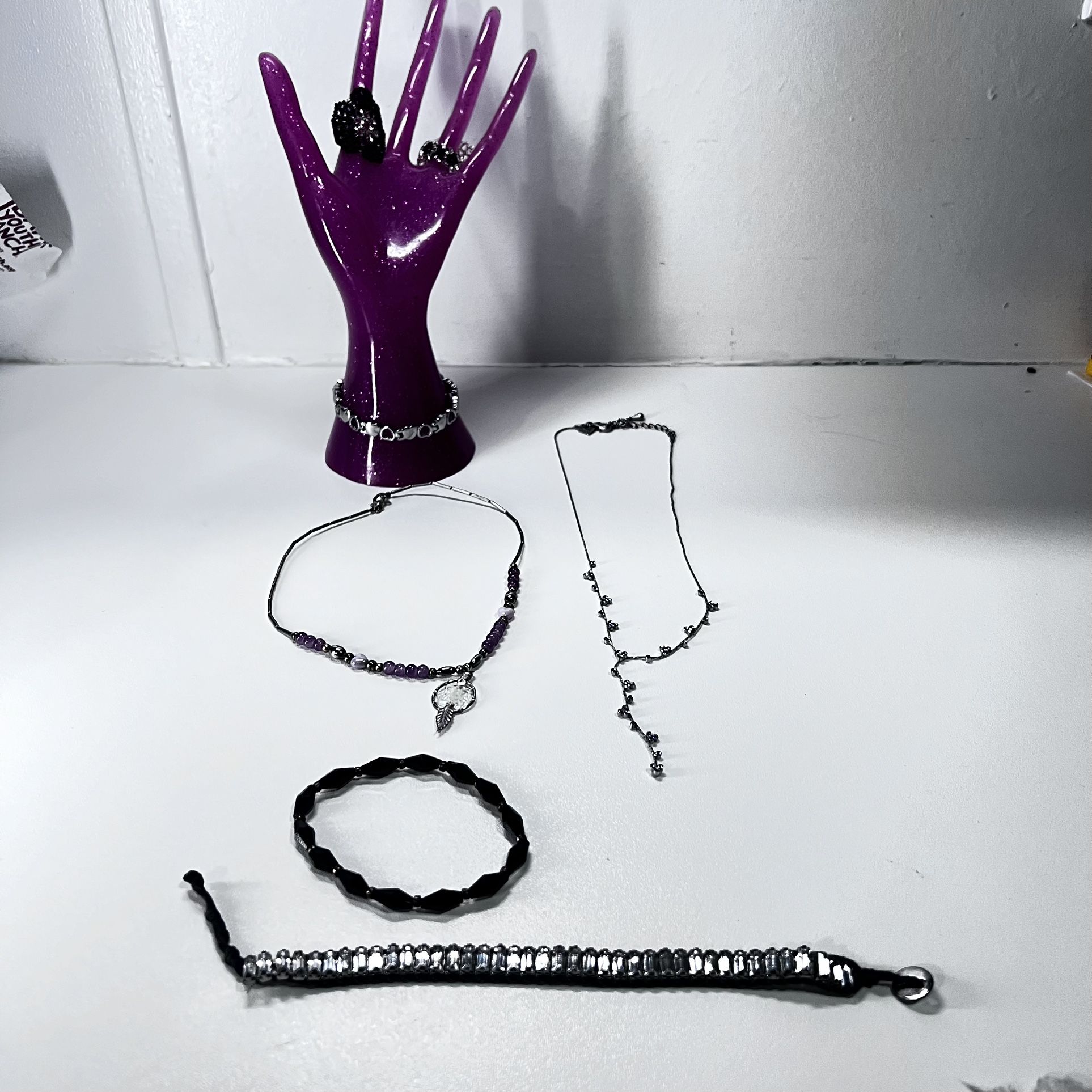 Lot 7 pieces Rings and bralette