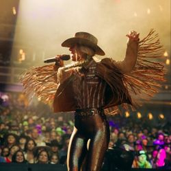 Lainey Wilson Concert Tickets 