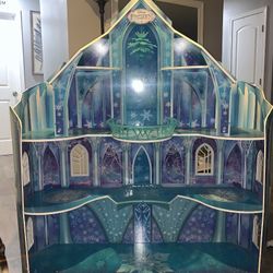 Frozen Dollhouse
