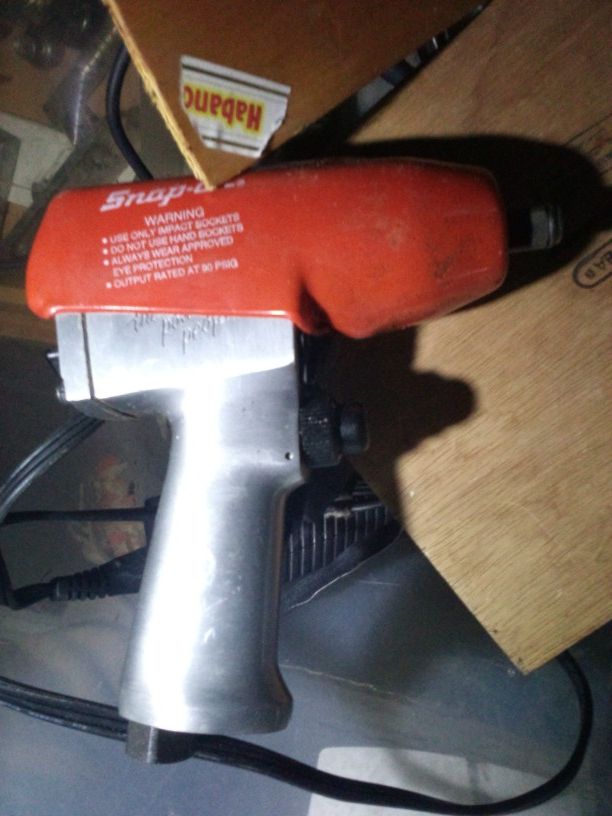 SNAP ON AIR TOOL 1/2 DRIVER BARELY USED PRICED TO SELL $250