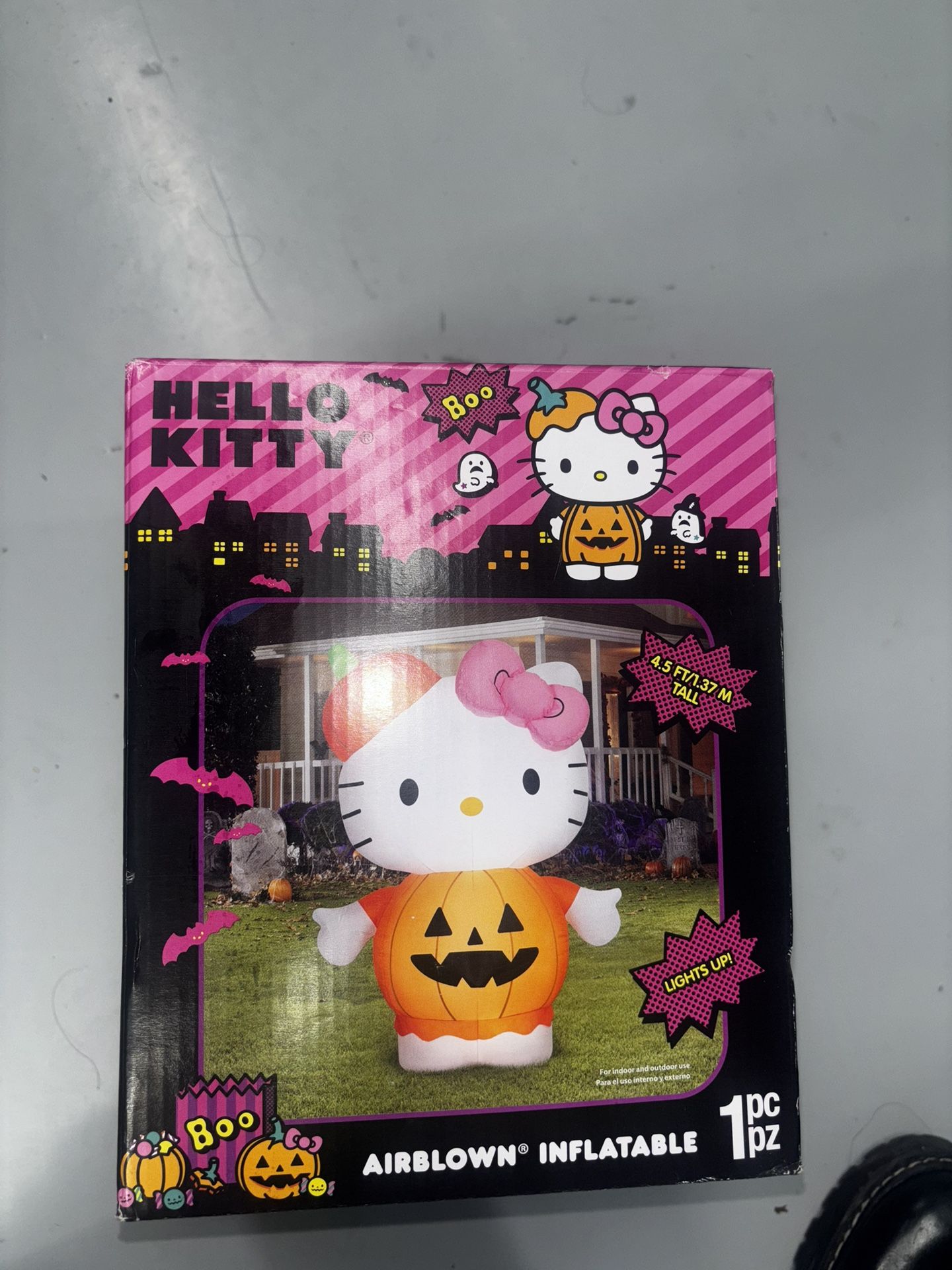 Hello Kitty Halloween Decor