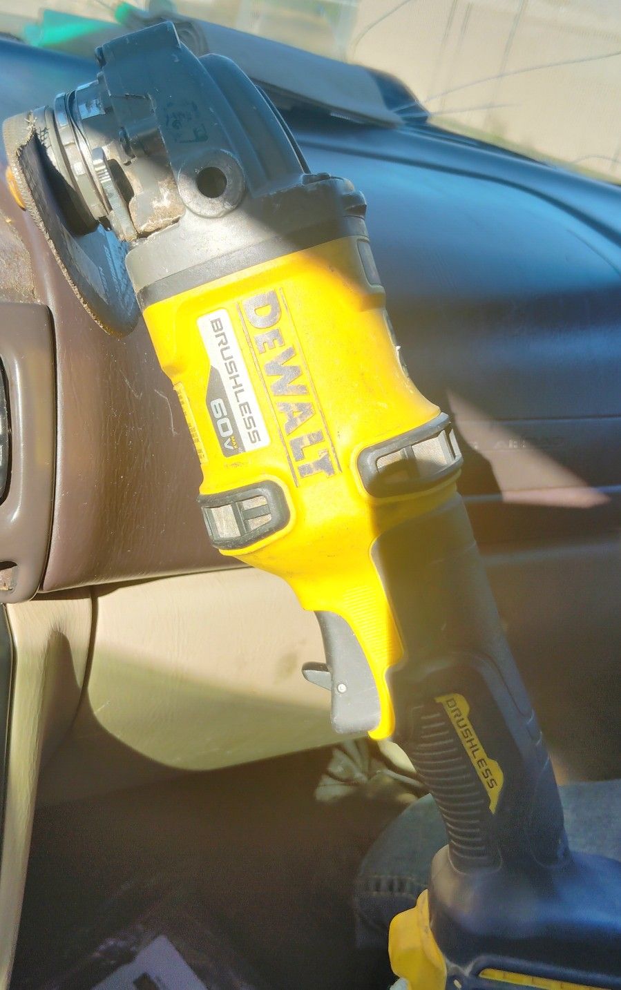 DeWalt Grinder No Batterie