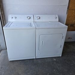Whirlpool Washer And Gas Dryer 
