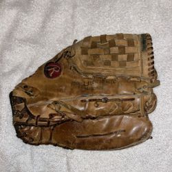 Rawlings Cesar Ceden̈o Glove