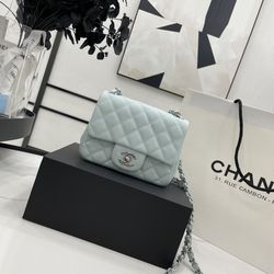 Chanel Classic Flap: Luxe Redefined Bag