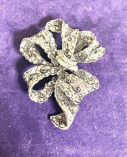Vintage Signed Floral Bow Brooch