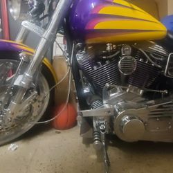 Custom harley davidson softail ( cover 1993 Hot Bike)