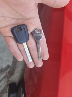 LLAVES Y CONTROLES PARA CARROS 