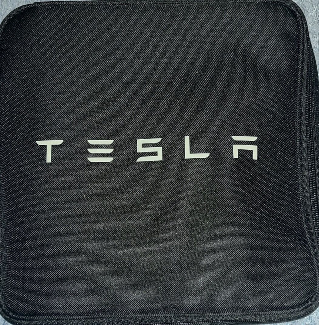 Tesla Mobile Charger Connector  Excellent