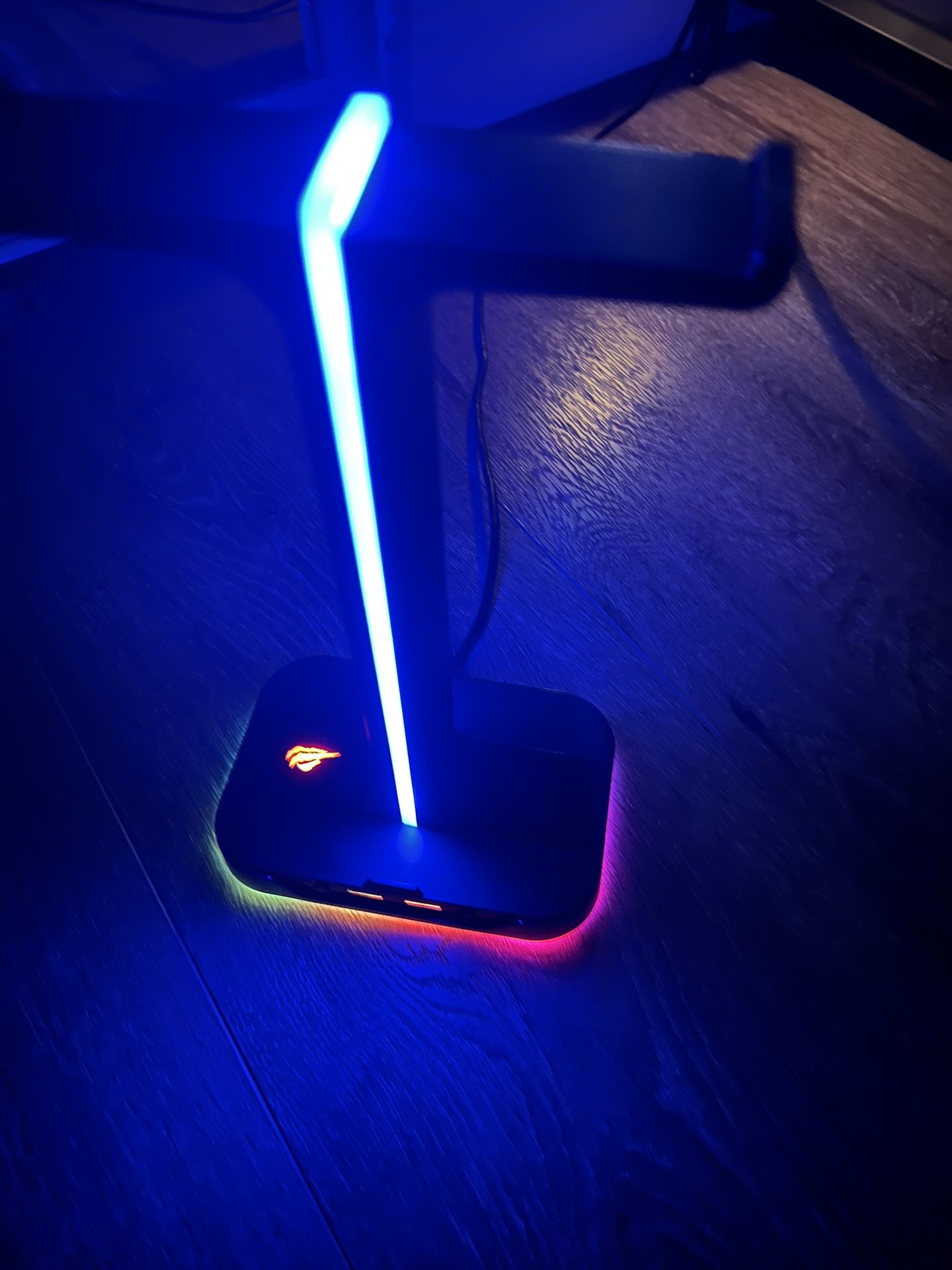 Headset & Dual Hanger Headphone Stand Set with Phone Holder & 2 USB Charger