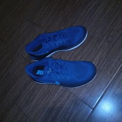 Nike Tennis Size 9.5...used Like 3 Times