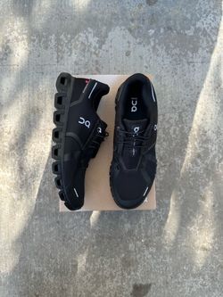 On Cloud 6 (Size 8, 8.5, 9, 10.5)