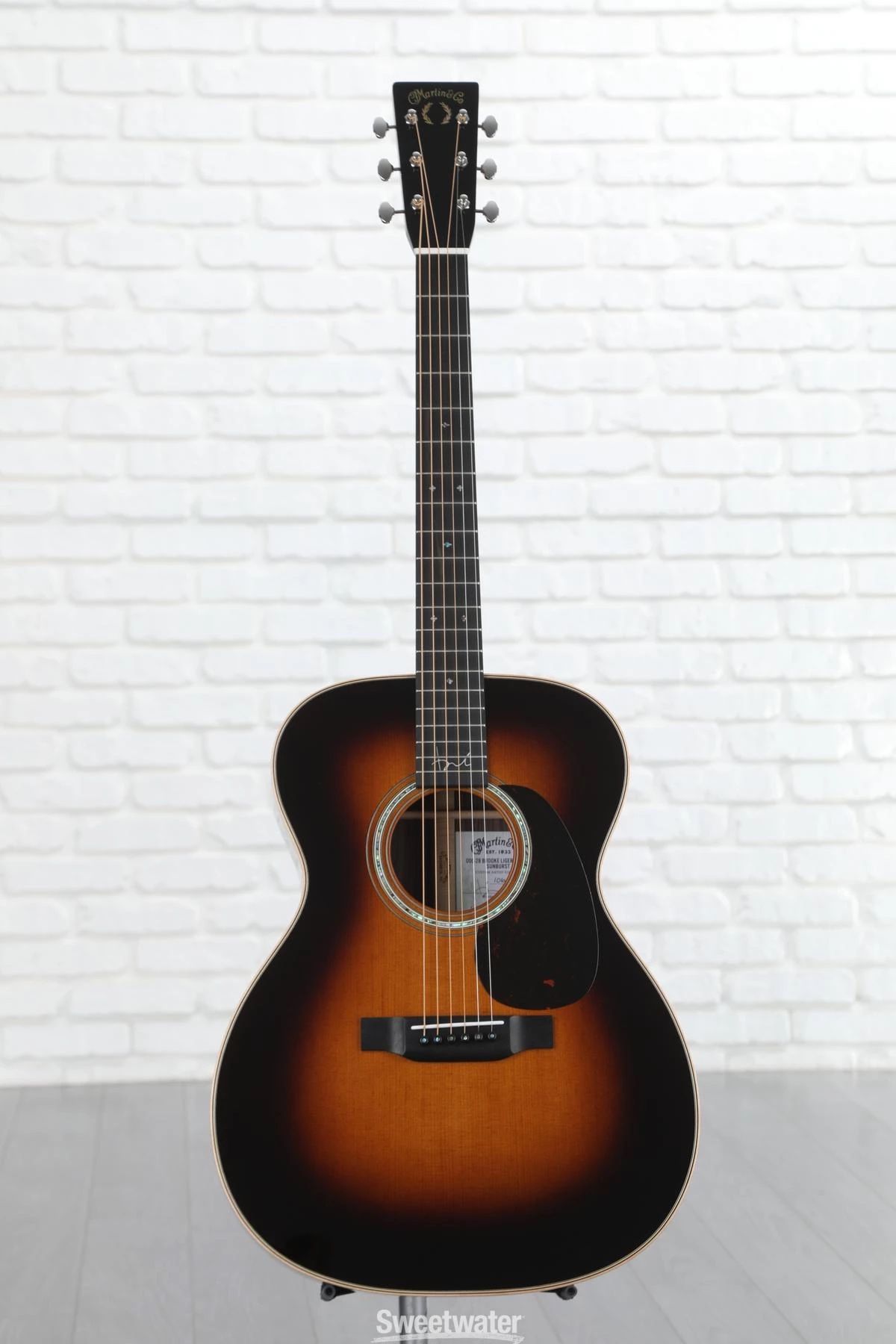 Martin Brooke Ligertwood Signature 000-28 Sunburst Acoustic Guitar Mint