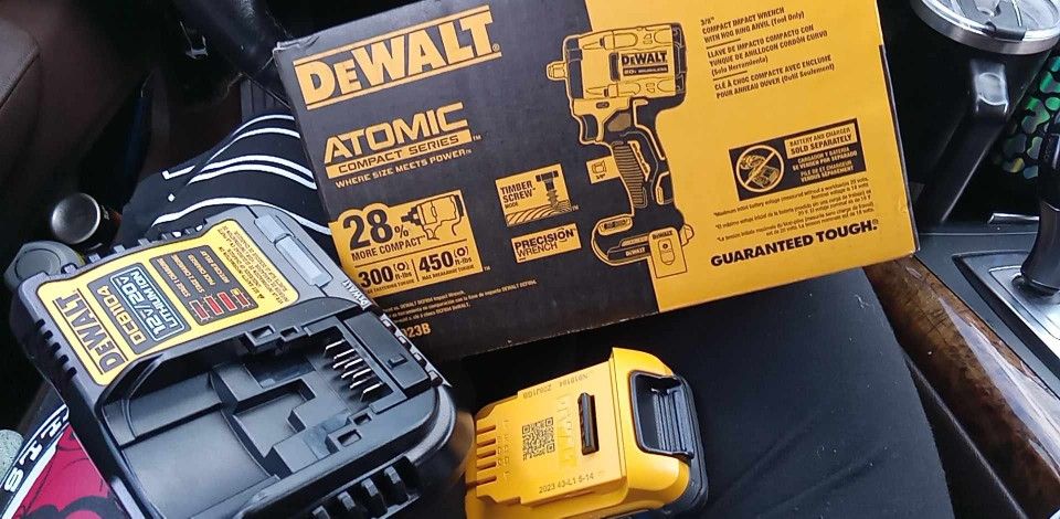 3/8 Dewalt Impact W Charger & Battery