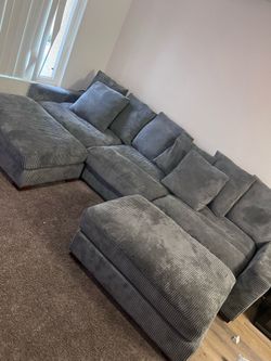 Couch used but great condition $200